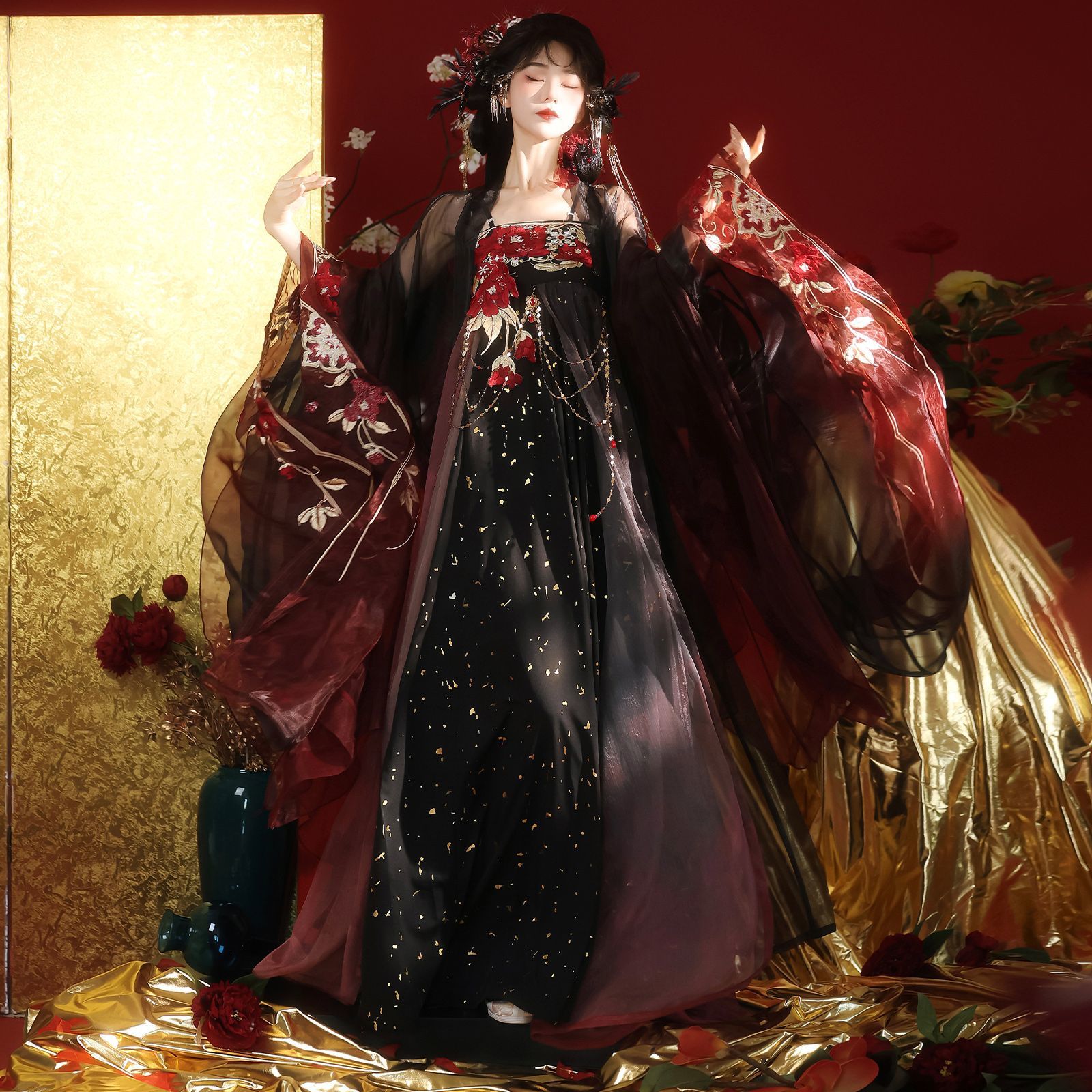 Anime Cosplay In Chinese - Czarno-czerwona, haftowana, kwiatowa sukienka w stylu