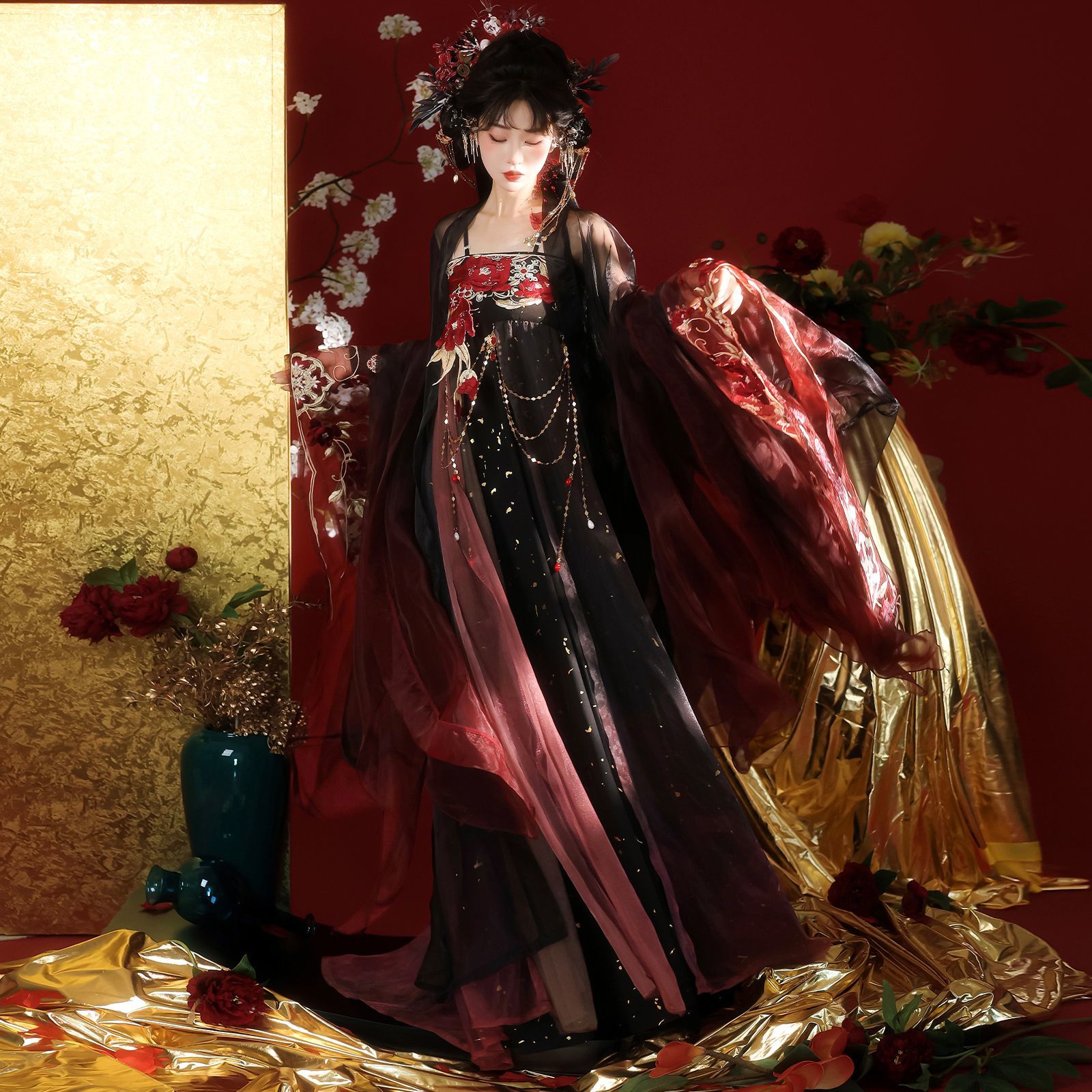 Czarno-czerwona, haftowana, kw – Anime Cosplay In Chinese recenzja i cena